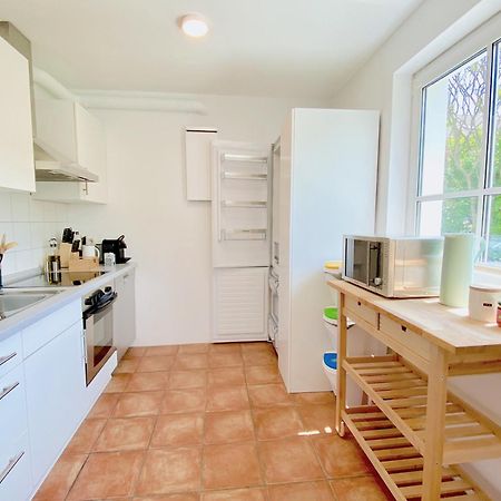 Snug Stays 1 I 3-Zimmer Design Apartment Am See Mit Garten I Home Office I Highspeed Wifi Weßling Екстериор снимка
