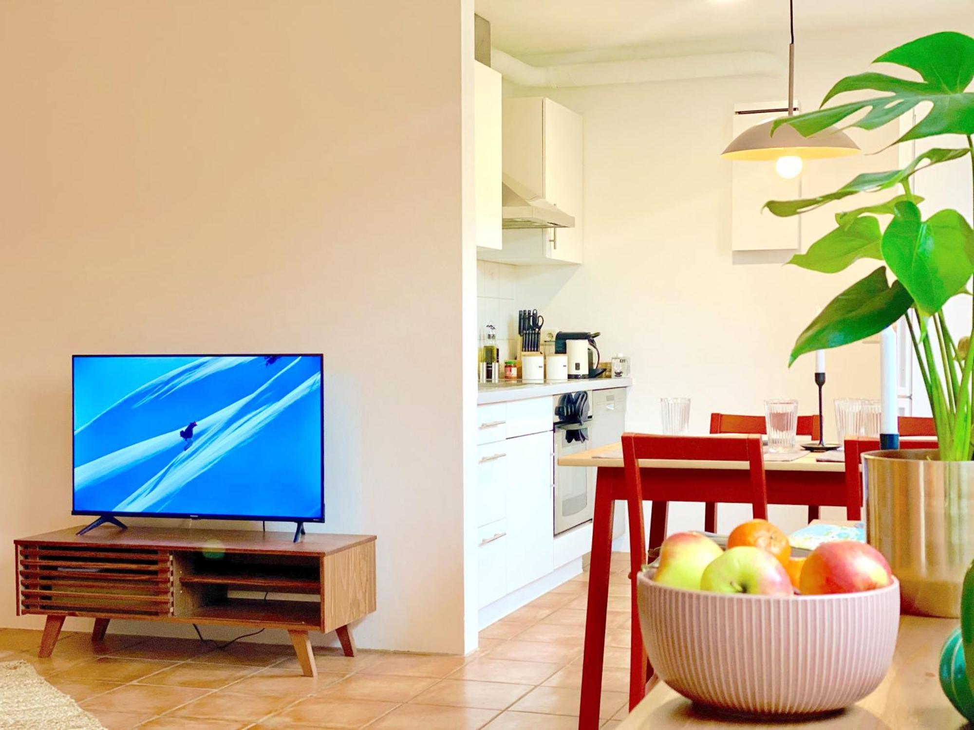 Snug Stays I 3 Zimmer Design Apartment Am See Mit Garten I Home Office I Highspeed Wifi Weßling Екстериор снимка